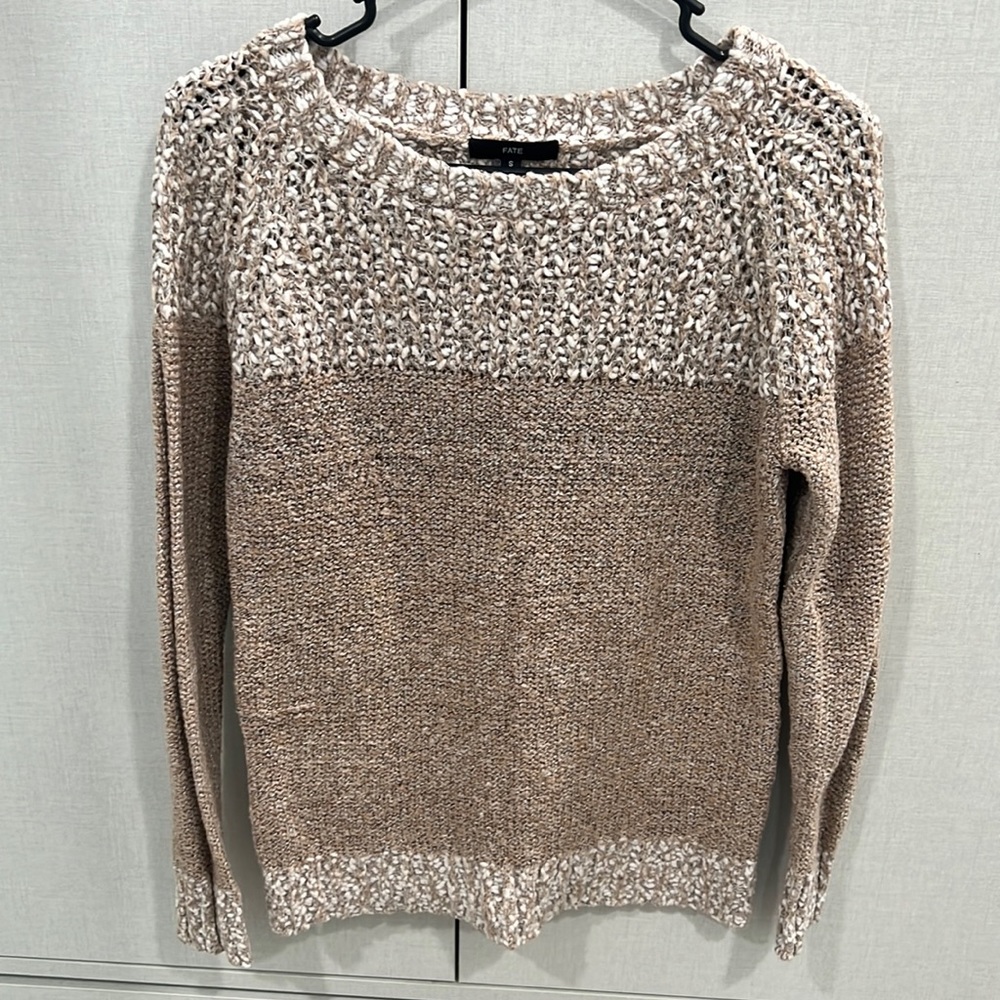 FATE: cream beige sweater size S
